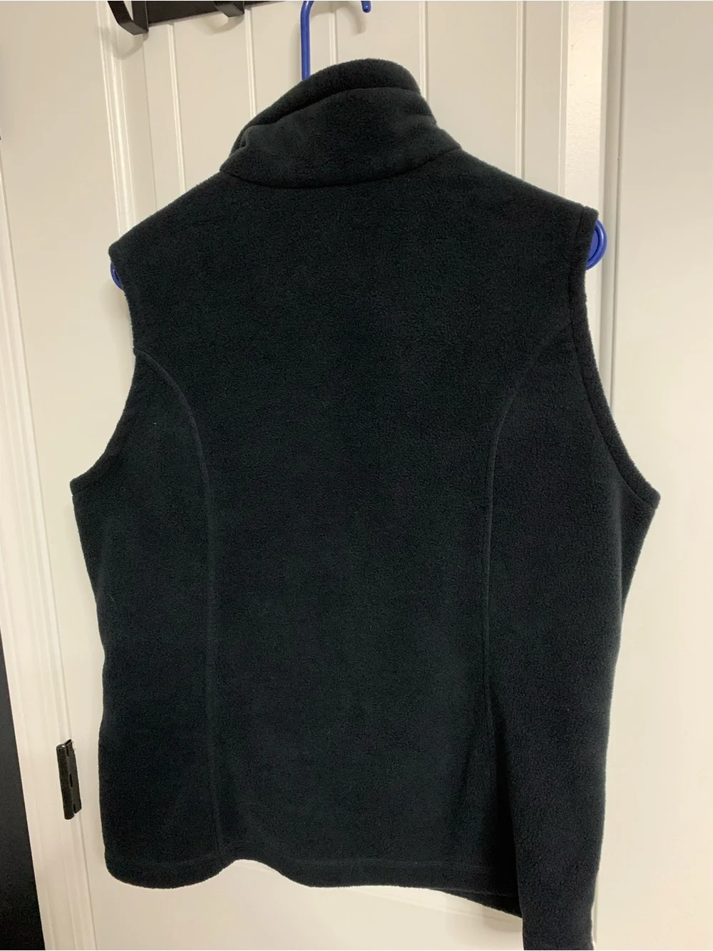Columbia men’s Black Fleece Vest - Sleeveless Zip Front